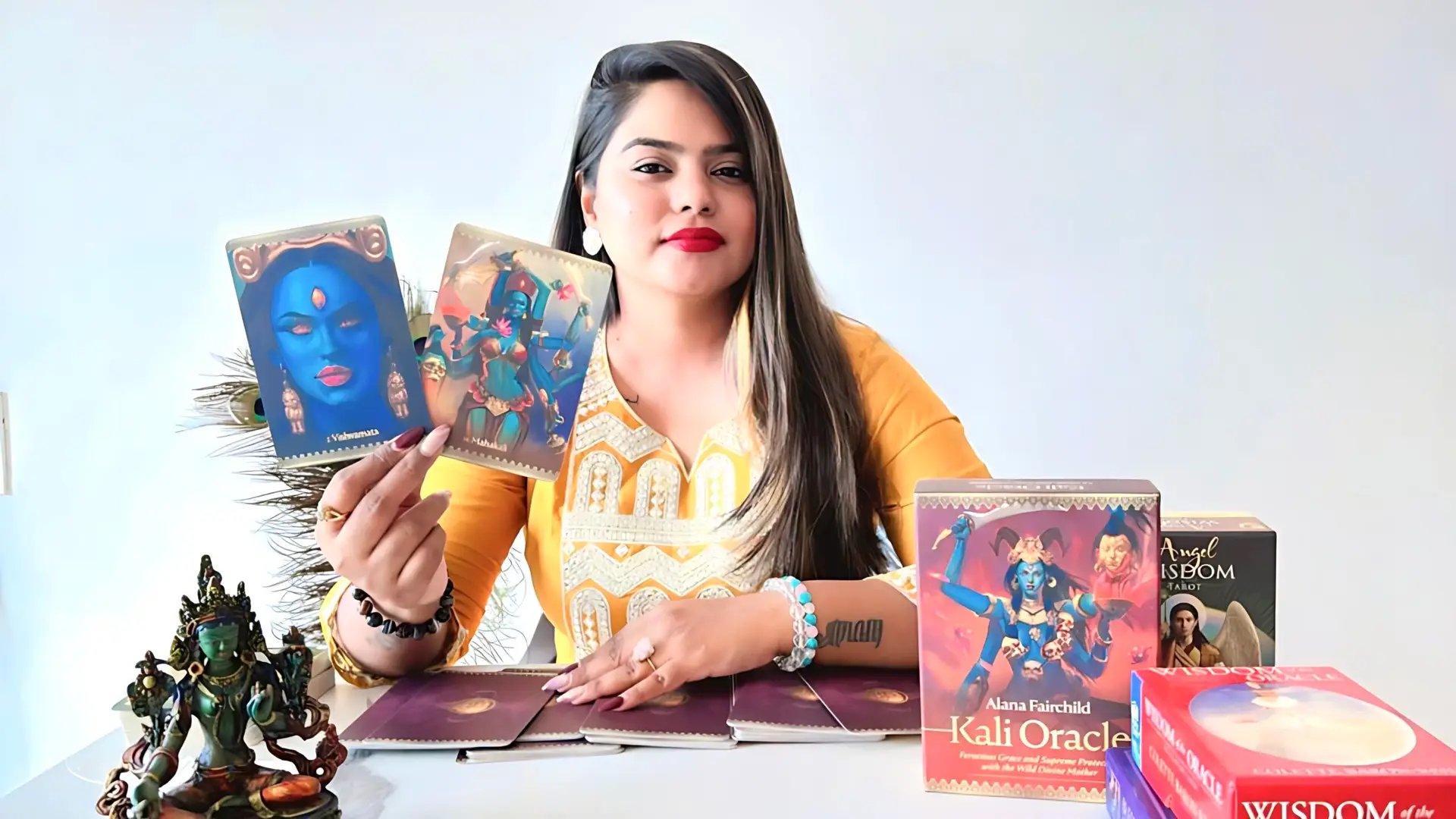  Arika Singh: Illuminating Paths with Divine Empress Vibes